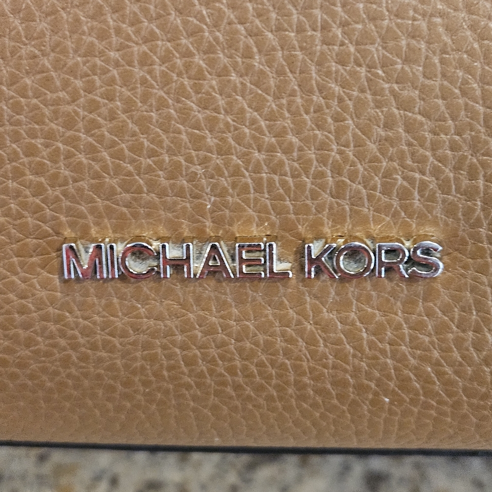Michael Kors Emilia Large East West Center Zip Tote Bag Luggage Brown - Picture 10 of 12